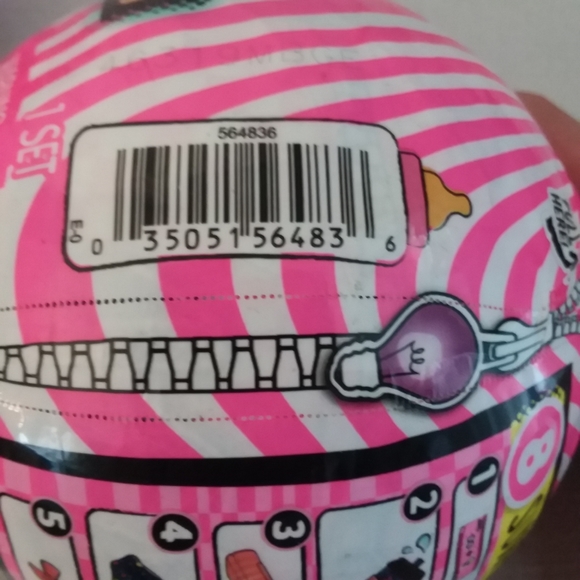 LOL Surprise Lights Glitter Series Ball (Lot of 2) Doll & Accessories 2020 NEW - Picture 4 of 7